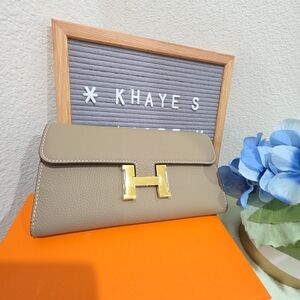 🔹️FINAL SALE🔹️ Taupe Color Wallet On Chain Crossbody Bag / Clutch
